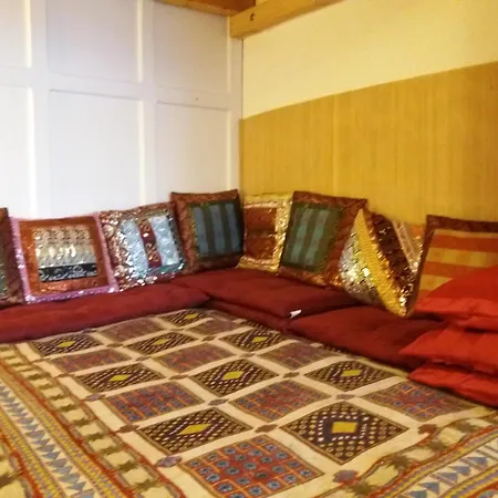Only Female Bedroom In A Share Flat In Vinohrady Apartamento *
