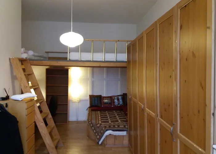 Only Female Bedroom In A Share Flat In Vinohrady Appartement